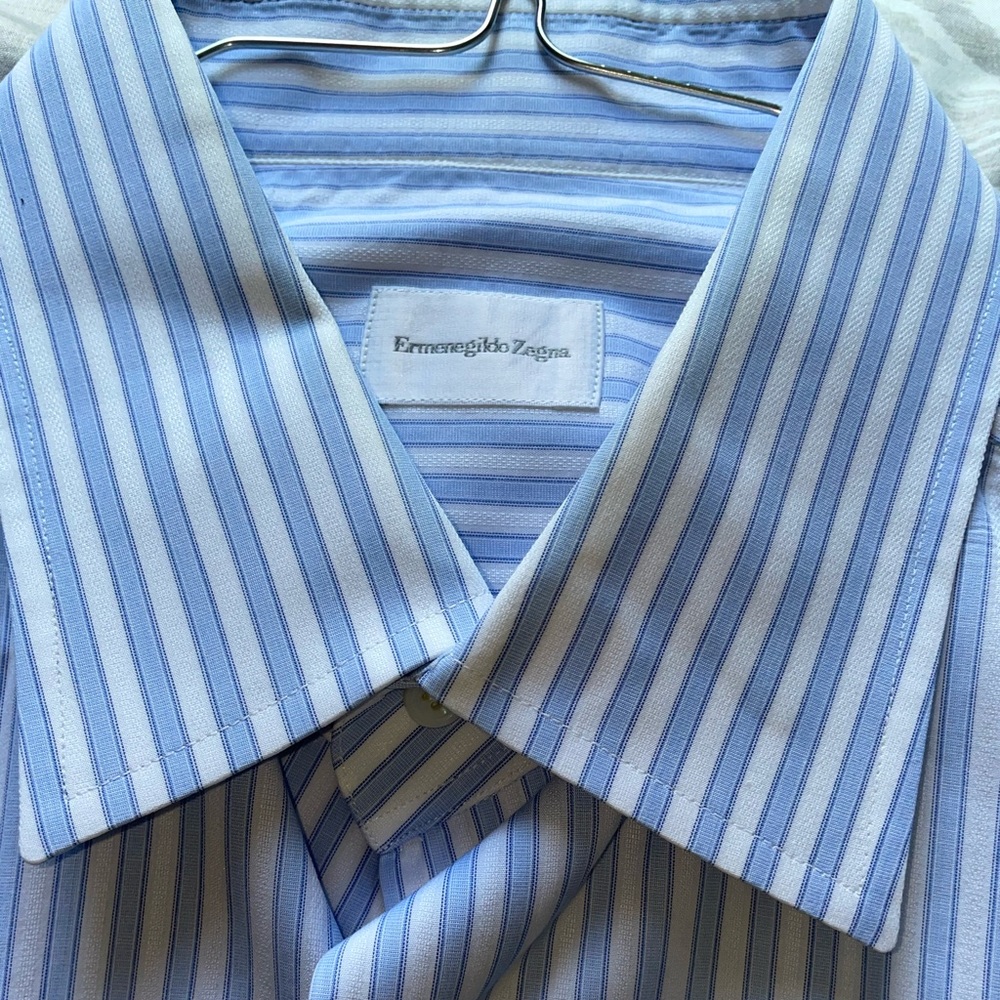 Lot of 6 men’s top design dress shirts. Size 17/43